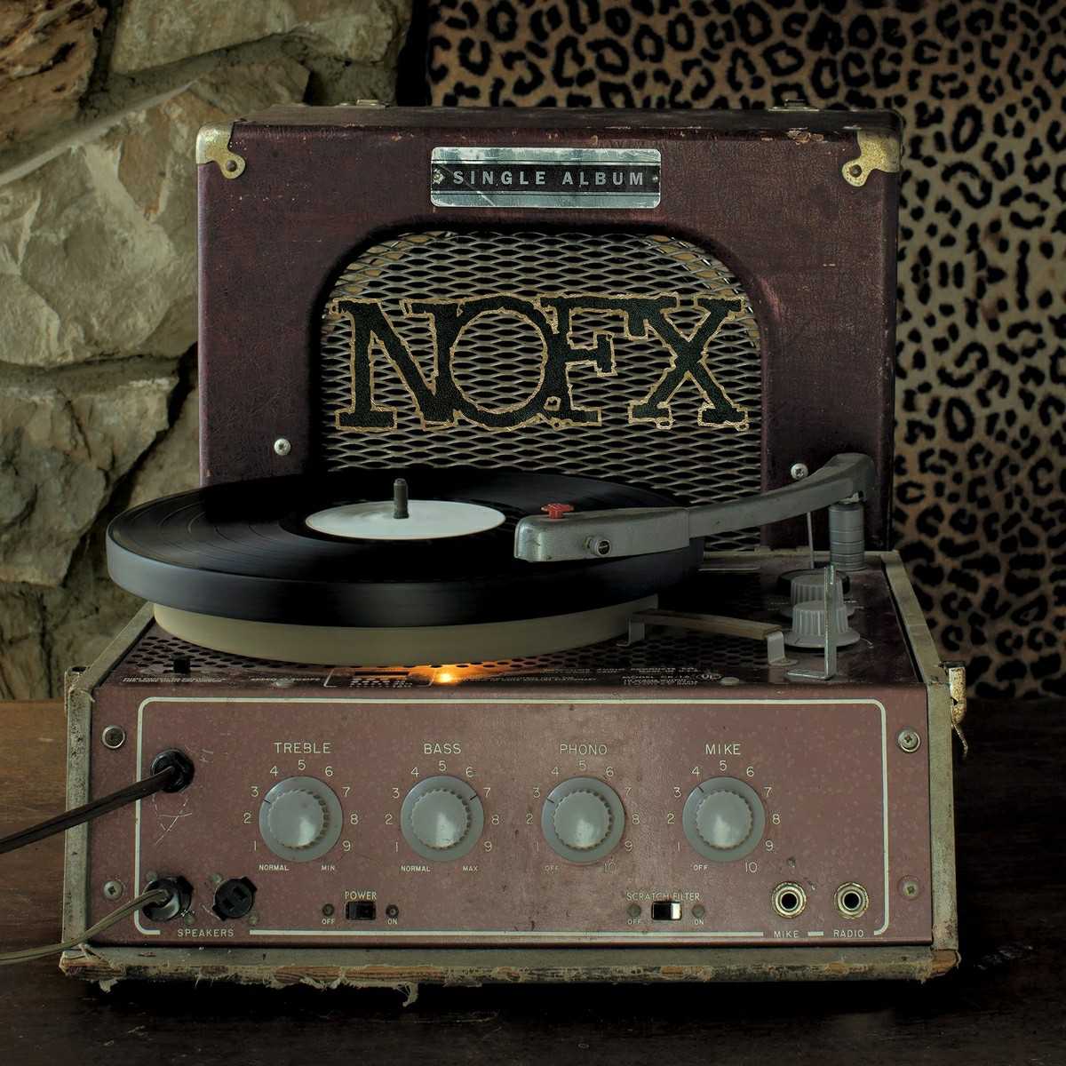 NOFX ft. Avenged Sevenfold - Linewleum
